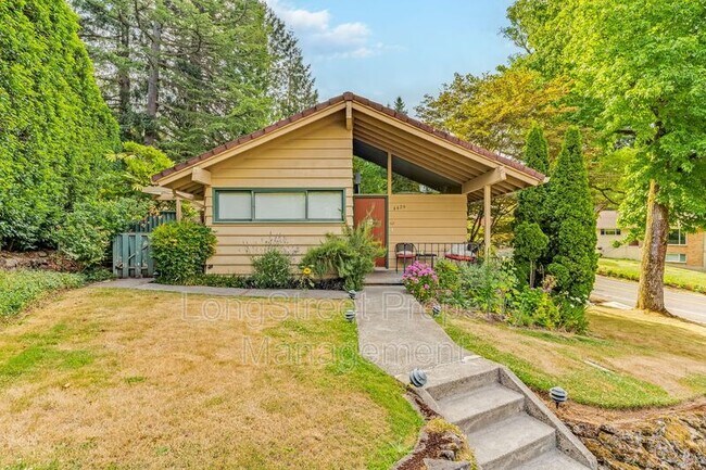 Building Photo - 4426 SW 34th Ave