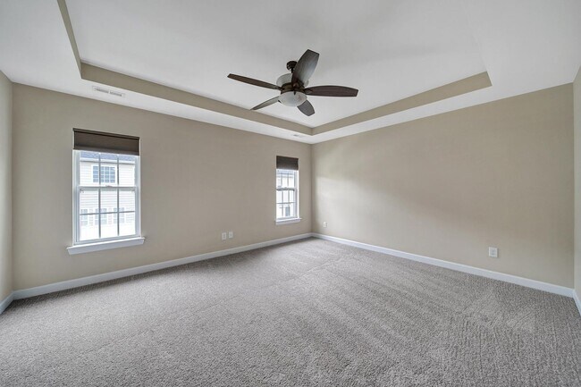 Building Photo - Beautiful Three Bed Two and Half Bath Town...