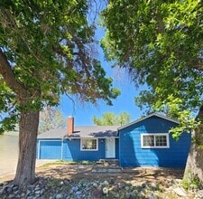 Building Photo - Charming 3 bedroom cottage