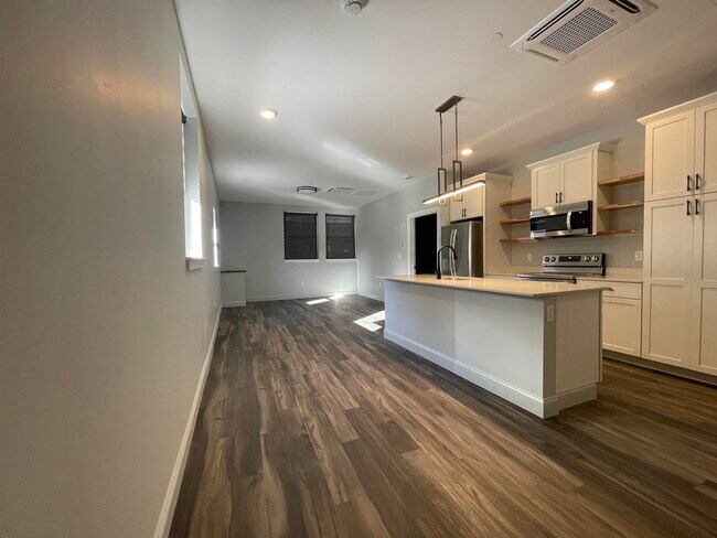 Building Photo - 25 Lowell St