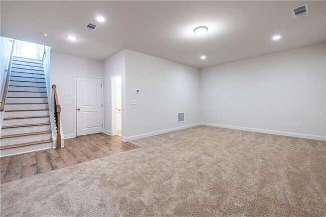 Building Photo - 1296 Ainsworth Alley