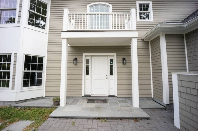 Building Photo - 1 Kewanee Rd