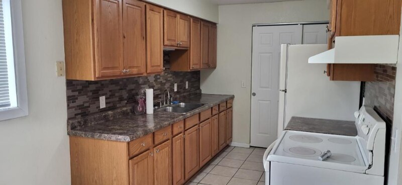 Primary Photo - 805-1/2 4th Ave NE