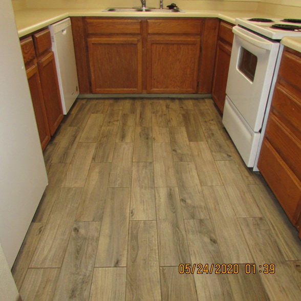 Building Photo - 420 Wright St