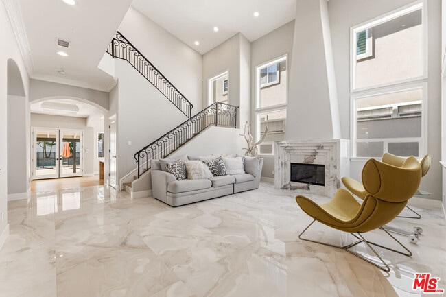 Building Photo - 1832 11th St