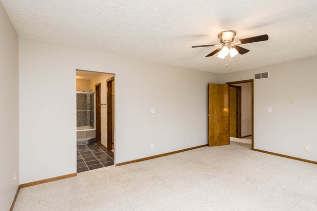 Building Photo - 6085 Tara Hill Dr