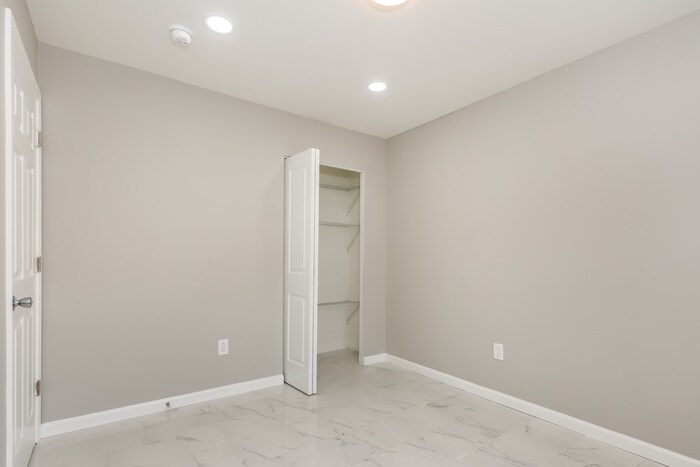 Building Photo - 1542 Beatrice Dr