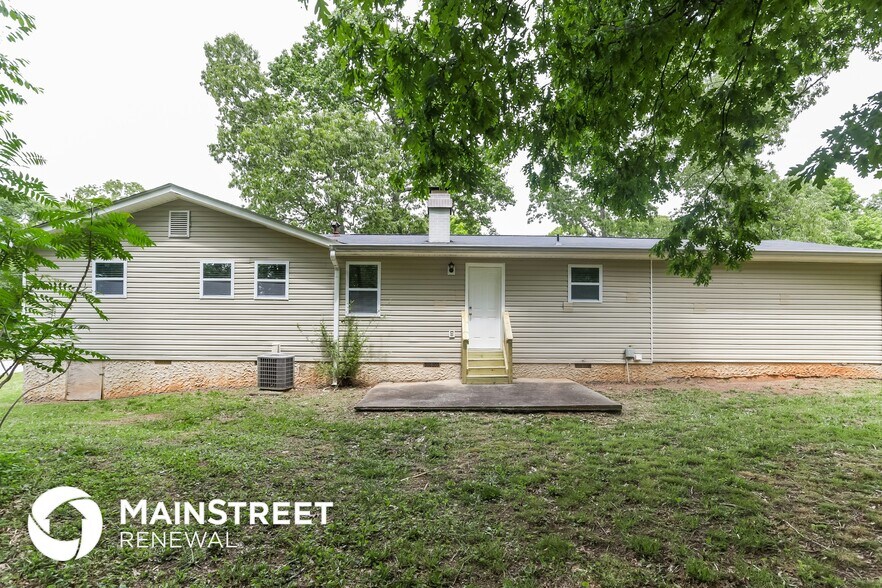 Building Photo - 5819 S Quail Dr