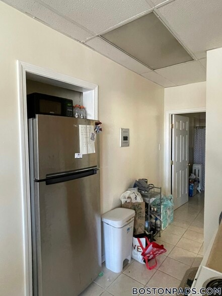 Building Photo - 879 Beacon St