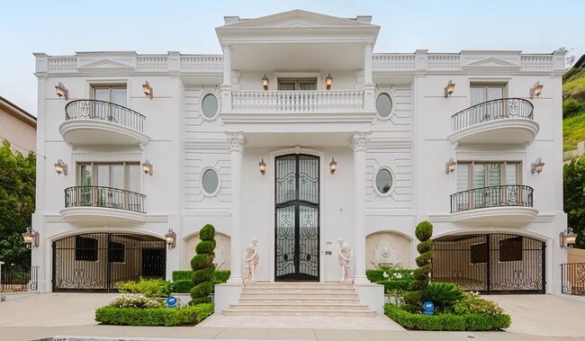 Building Photo - NO MIN CREDIT SCORE REQUIRED, BK OKAY, PAST EVICTION OKAY!, BACKGROUND FRIENDLY. Apply at "The Re...