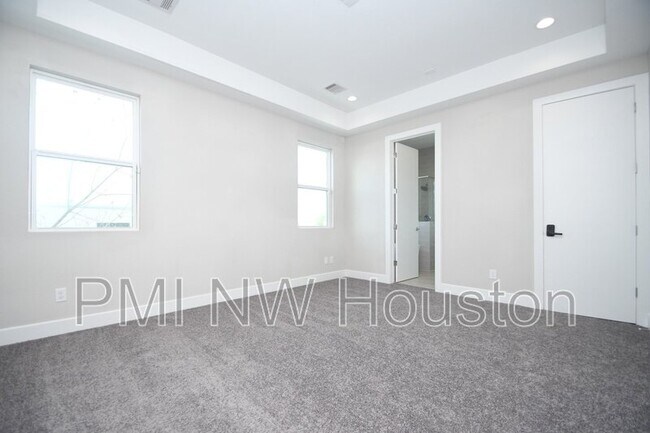 Building Photo - 5904 Gardendale Dr