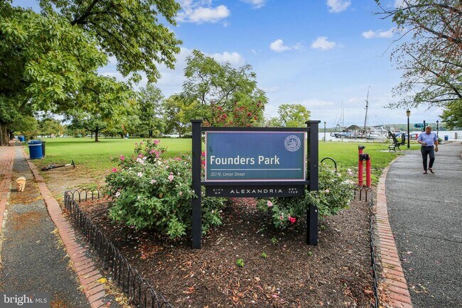 Building Photo - 115 N Lee St