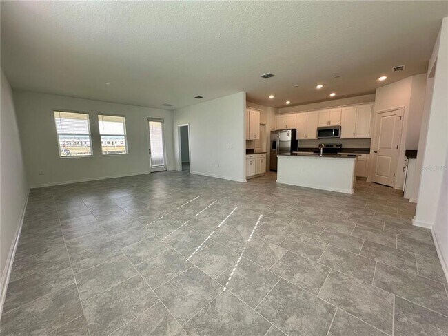 Building Photo - 166 Aces High Ln