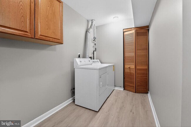 Building Photo - 4630 Warren Tree Way