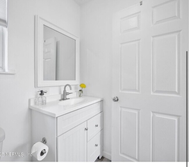 Building Photo - 509 Live Oak St