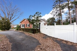Building Photo - "Charming 3-Bedroom Retreat with Gleaming Hardwood Floors in Westerly Hills!"