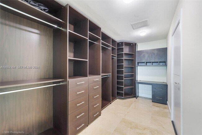 Building Photo - 900 Biscayne Blvd