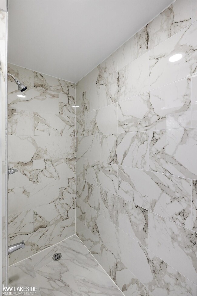 Building Photo - 46267 Terrace Dr