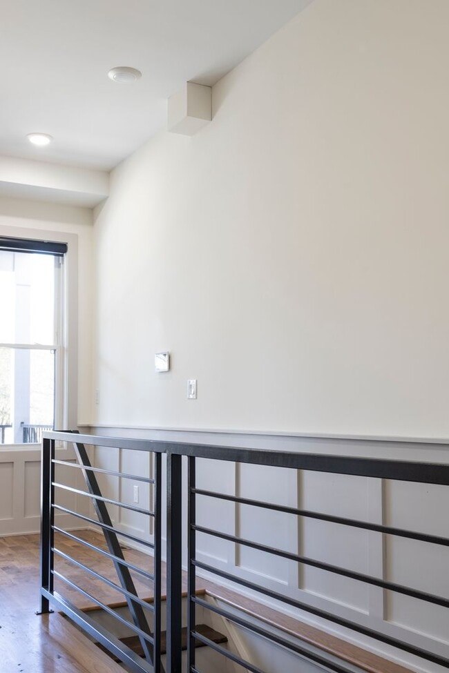 Building Photo - Your Next Home Awaits – Spacious & Beautiful Apartment in North Philadelphia!