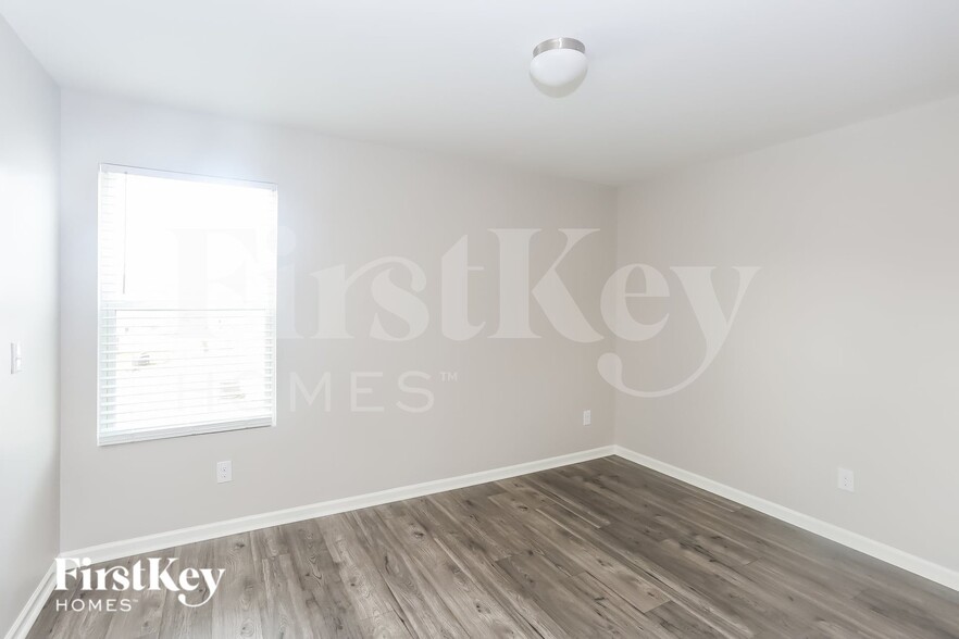 Building Photo - 3978 Tersk Dr