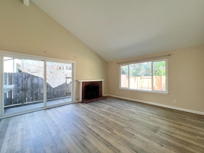 Building Photo - Single Level Four Bedroom North Napa Home