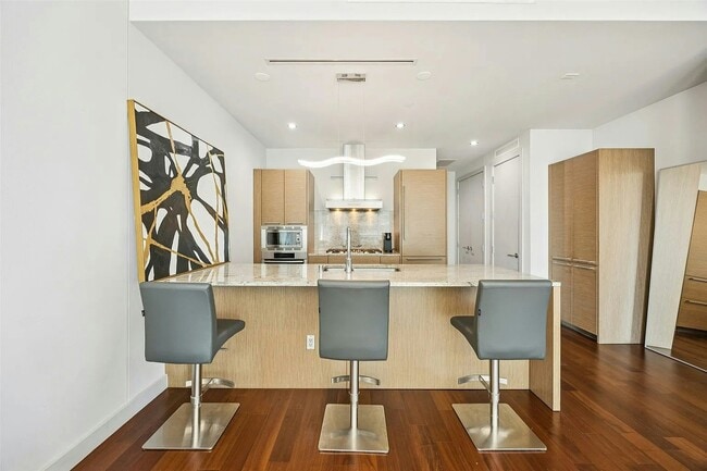 Building Photo - 2900 McKinnon St