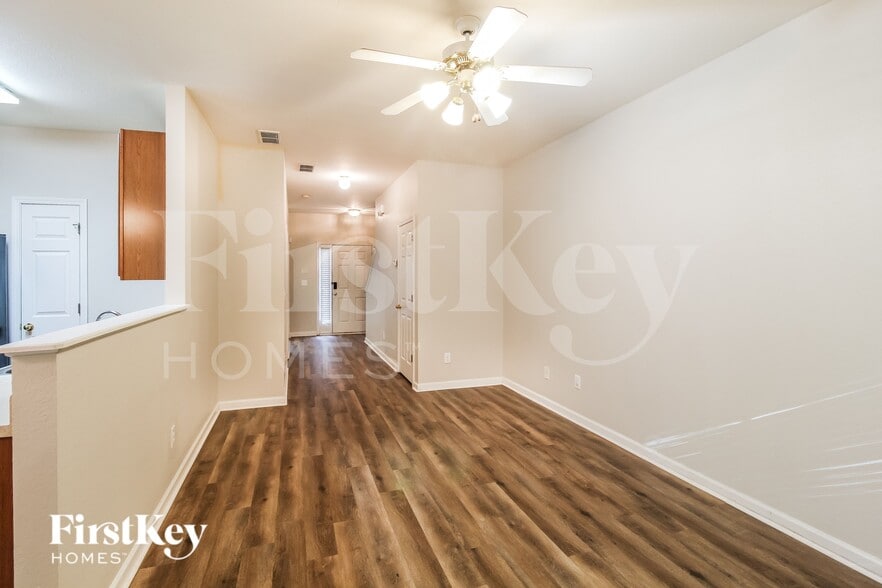 Building Photo - 243 Brookview Dr