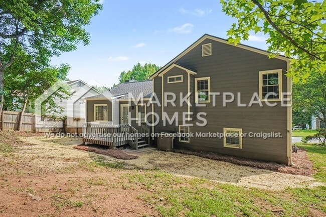 Building Photo - 7335 Hunters Ridge Dr