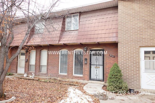 Primary Photo - Spacious McKinley Townhome Available! Visi...