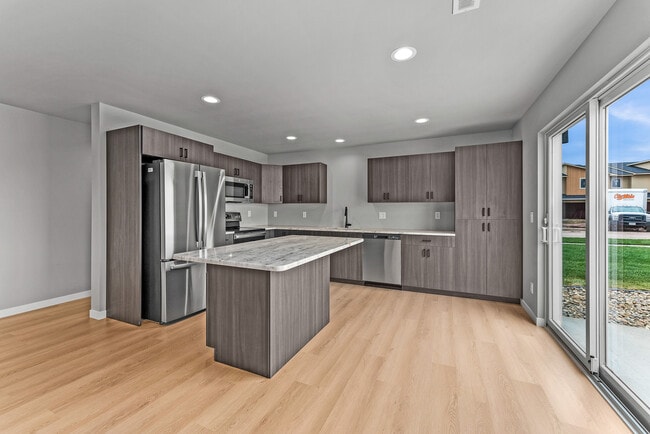 Building Photo - 1427 Thatcher Cir