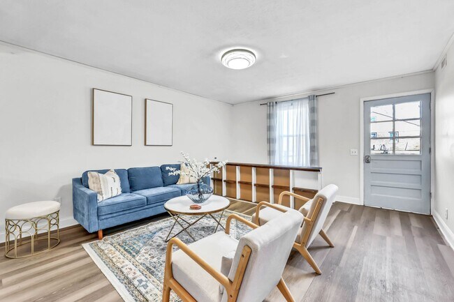 Building Photo - 398 Frontier Ln