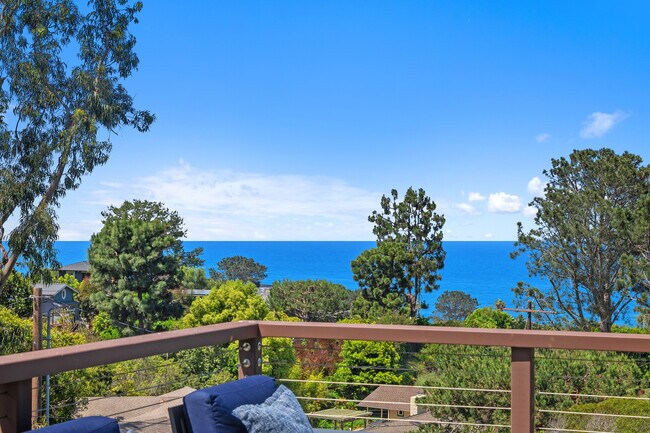 Building Photo - 555 Amphitheatre Dr