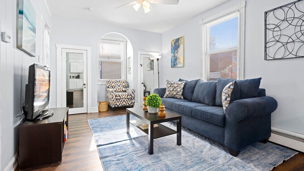 Building Photo - 206 N Dorset Ave