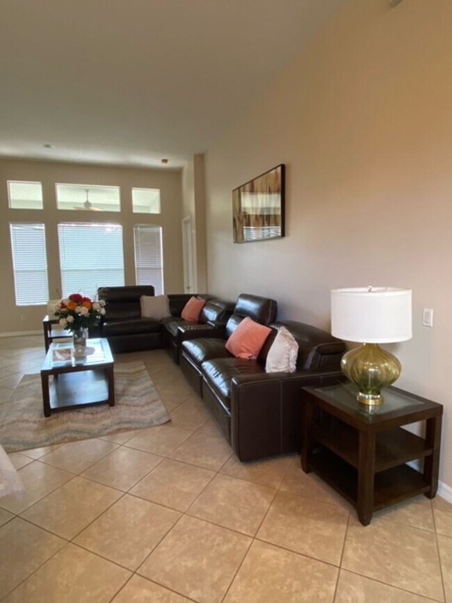 Building Photo - Beautiful 4 Bedroom 3 Bath Home in Ocoee