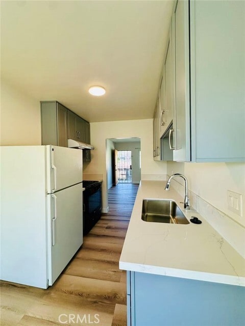 Building Photo - 933 N Alameda Ave