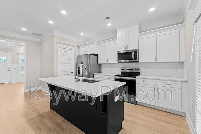 Building Photo - 3205 Venetian Dr