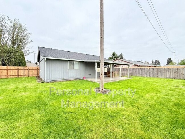 Building Photo - 10411 NE 66th St