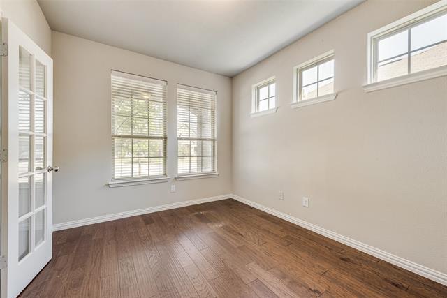 Building Photo - 6205 Roaring Creek