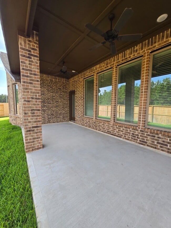 Building Photo - 1420 Florecer Ln