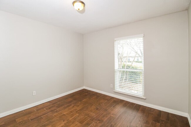 Building Photo - 5005 Griffin