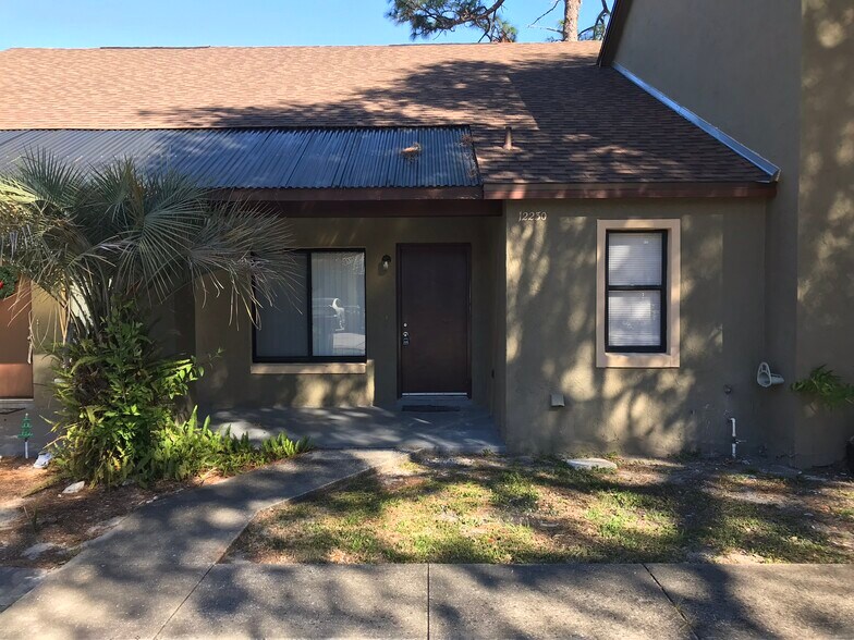 Building Photo - 12230 Fox Hound Ln