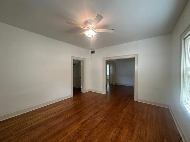 Building Photo - 707 Graham Pl