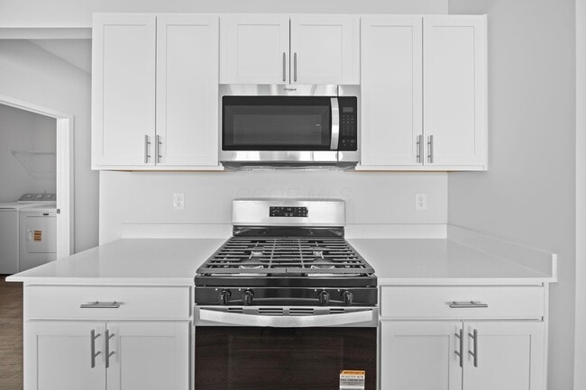 Building Photo - 511 Darliene Dr