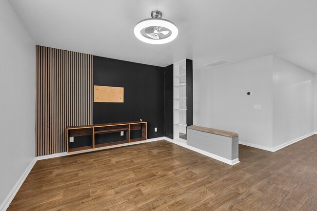 Building Photo - 233 Caribbean Village Dr