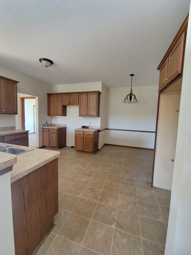 Building Photo - 6585 Grosse Dr