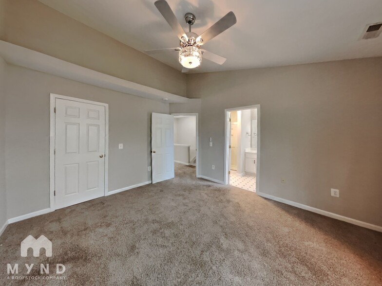 Building Photo - 10812 Galand Ct