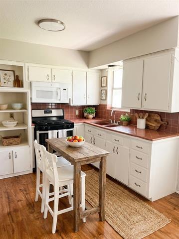 Building Photo - 1910 Mercedes Rd