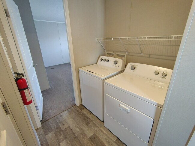 Building Photo - 5201 Chantelle Dr