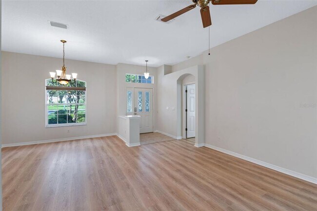 Building Photo - 26908 Honeymoon Ave
