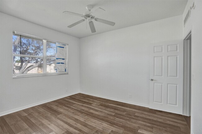 Building Photo - 3313 NW 29th Ct